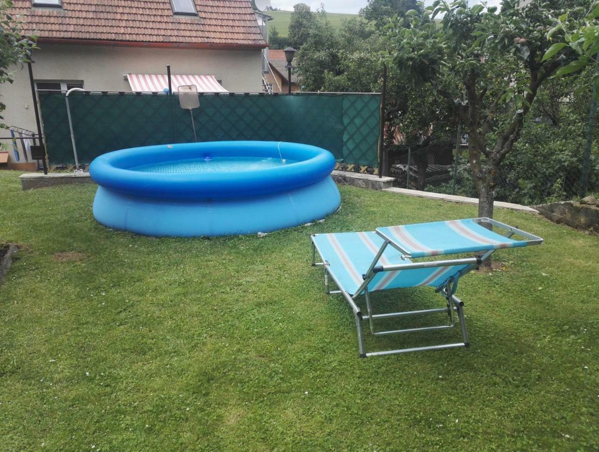 Apartman Eva Crhov エクステリア 写真